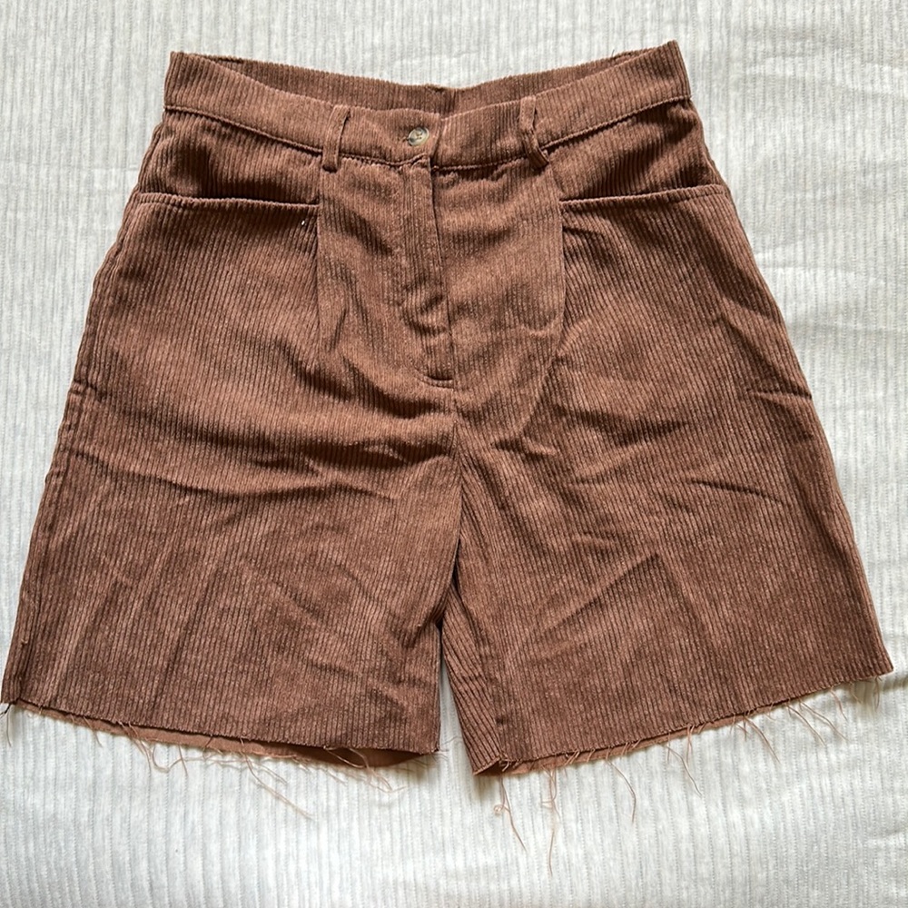 Princess Polly brown shorts